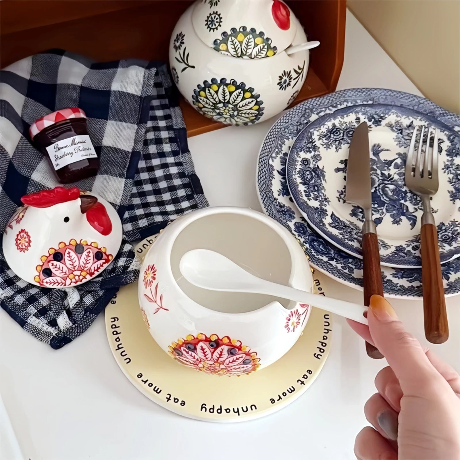 Ceramic Seasoning Storage Jar with Hen Shape