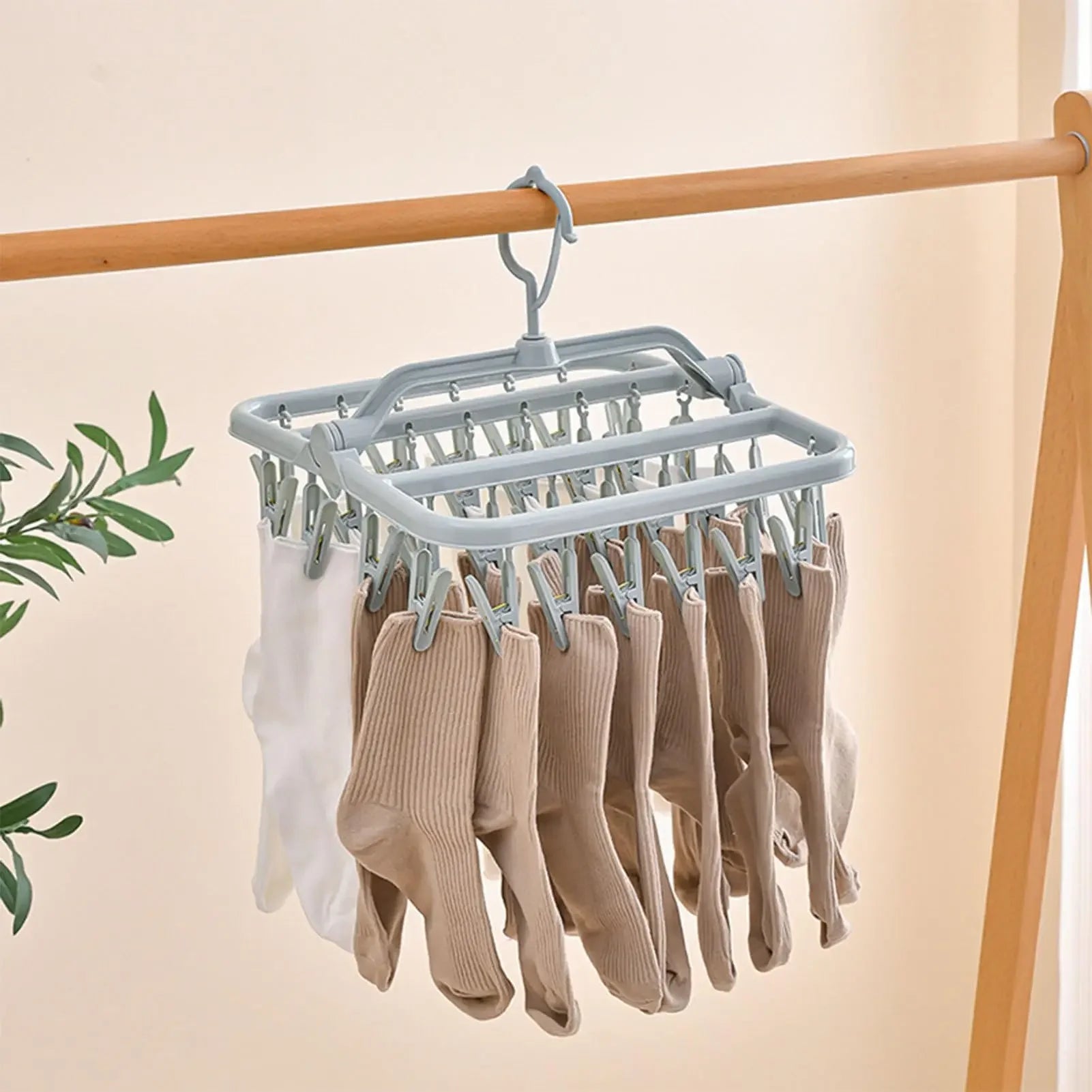 Foldable Drip Hanger with 32 Clips